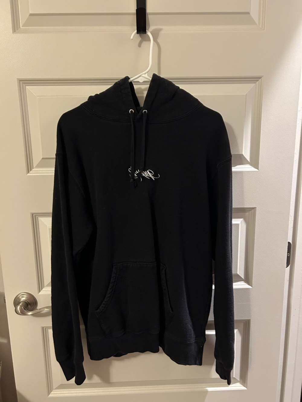 SUPREME - Men's Black Hoodie Sweatshirt with Script Chest Logo